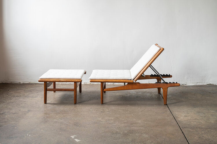 Chaise Lounge by Hans Wegner ‘ 54 oak