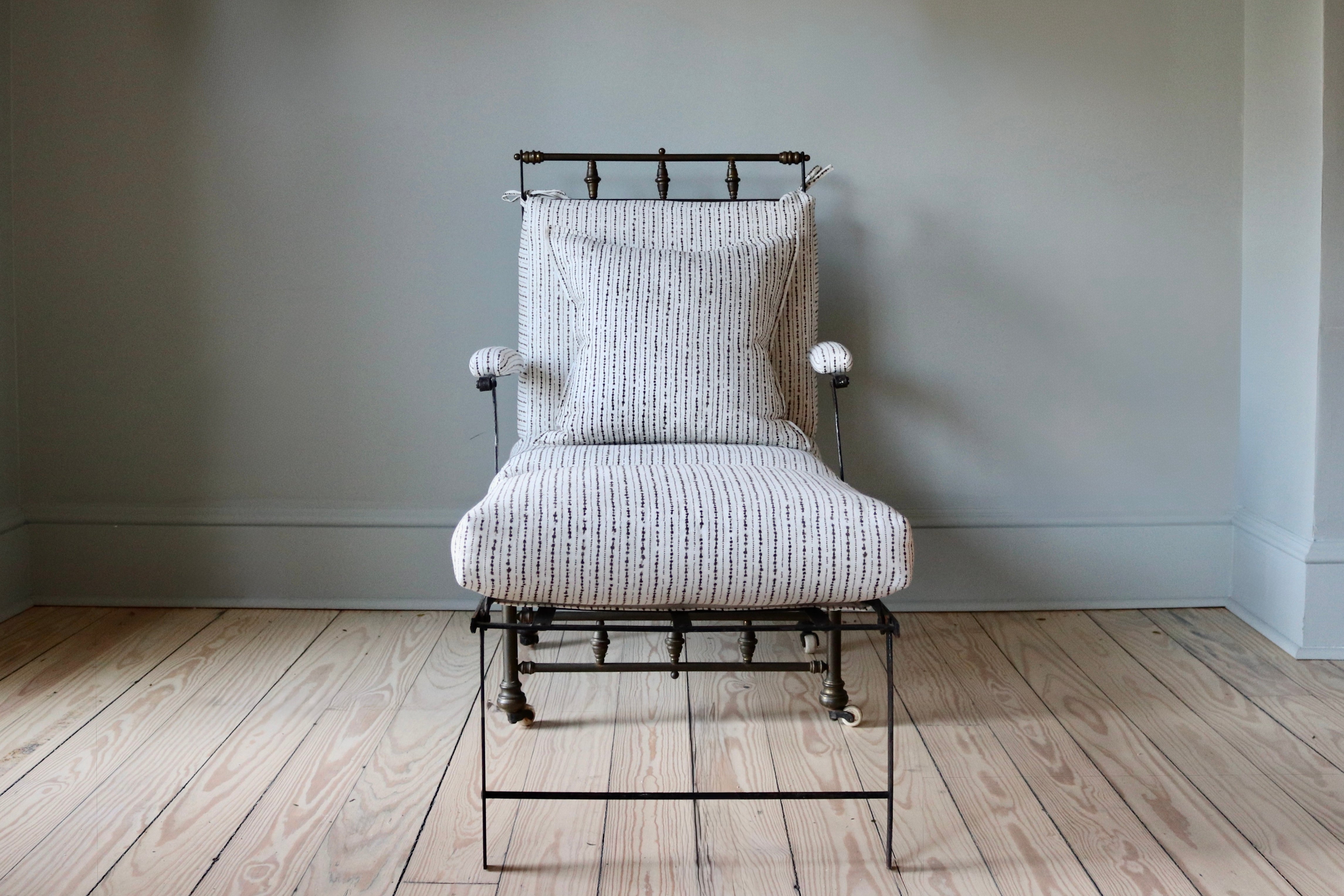 French Campaign Chaise