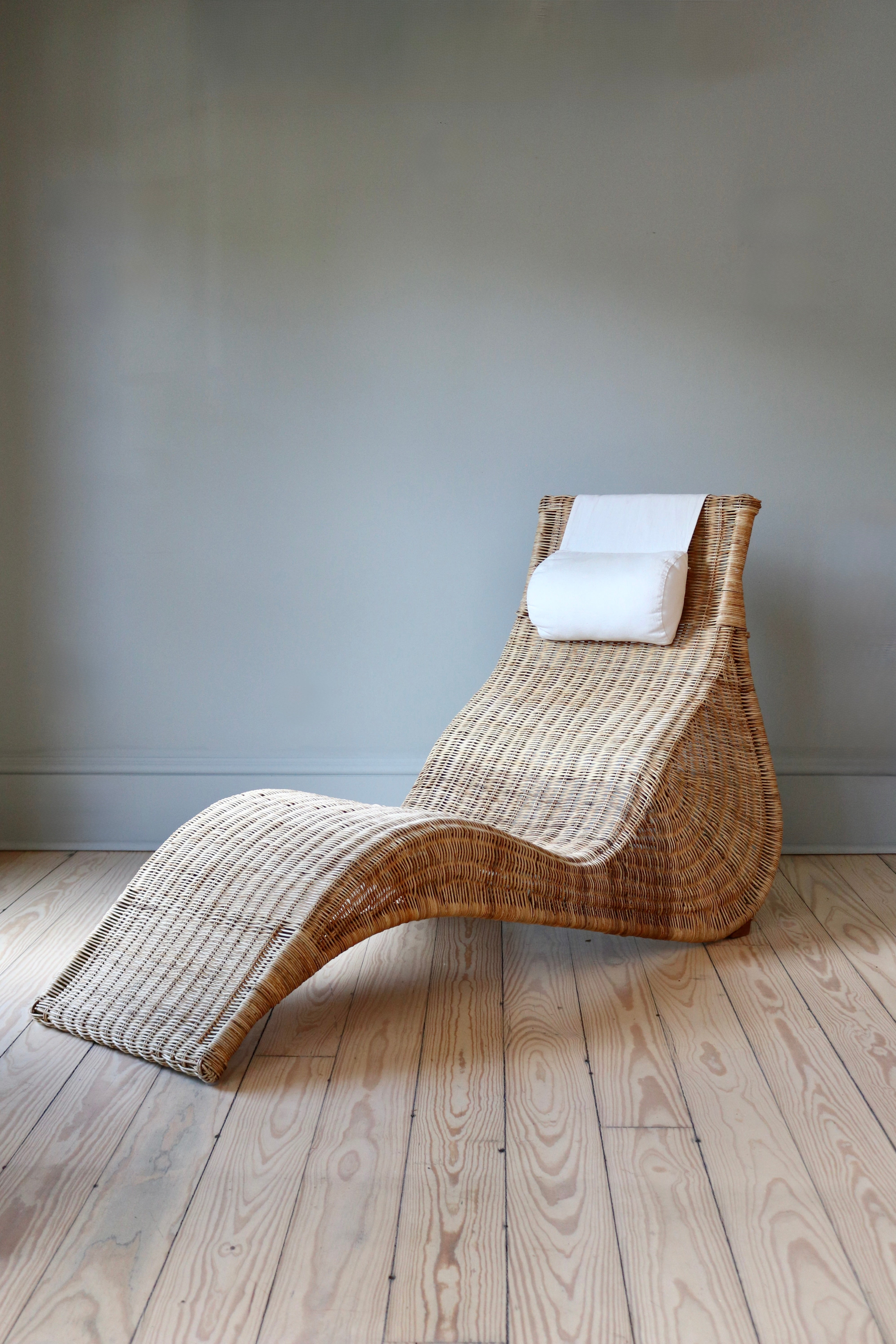 Wicker Chaise Lounge