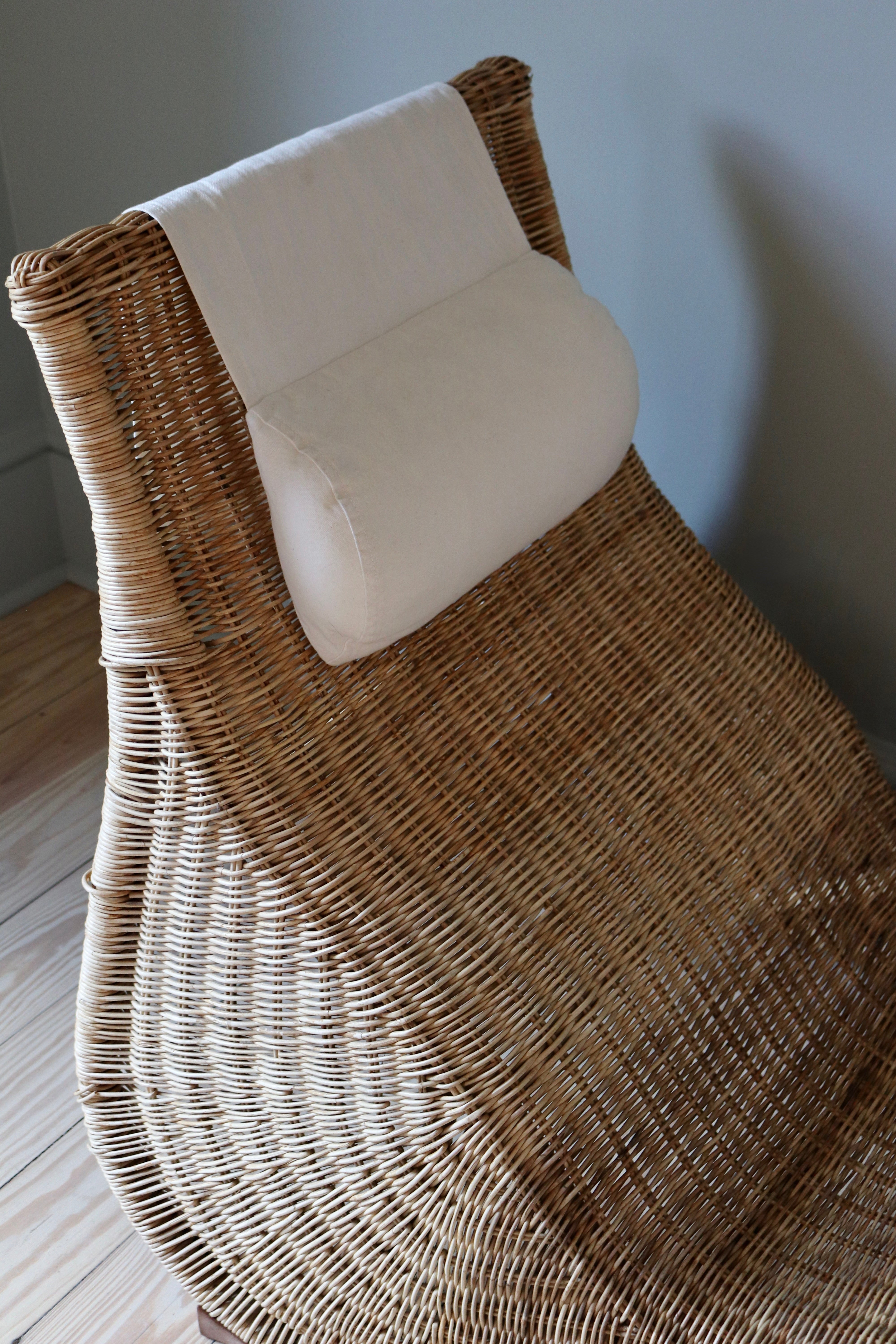 Wicker Chaise Lounge