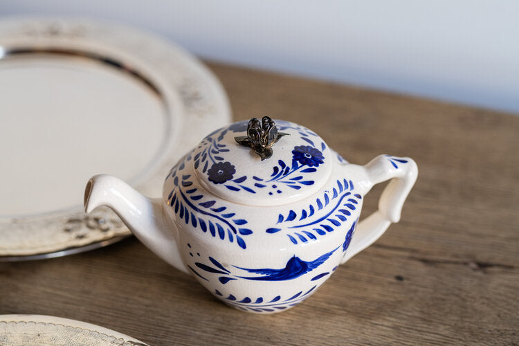 Teapot vintage Los Castillo blue and white