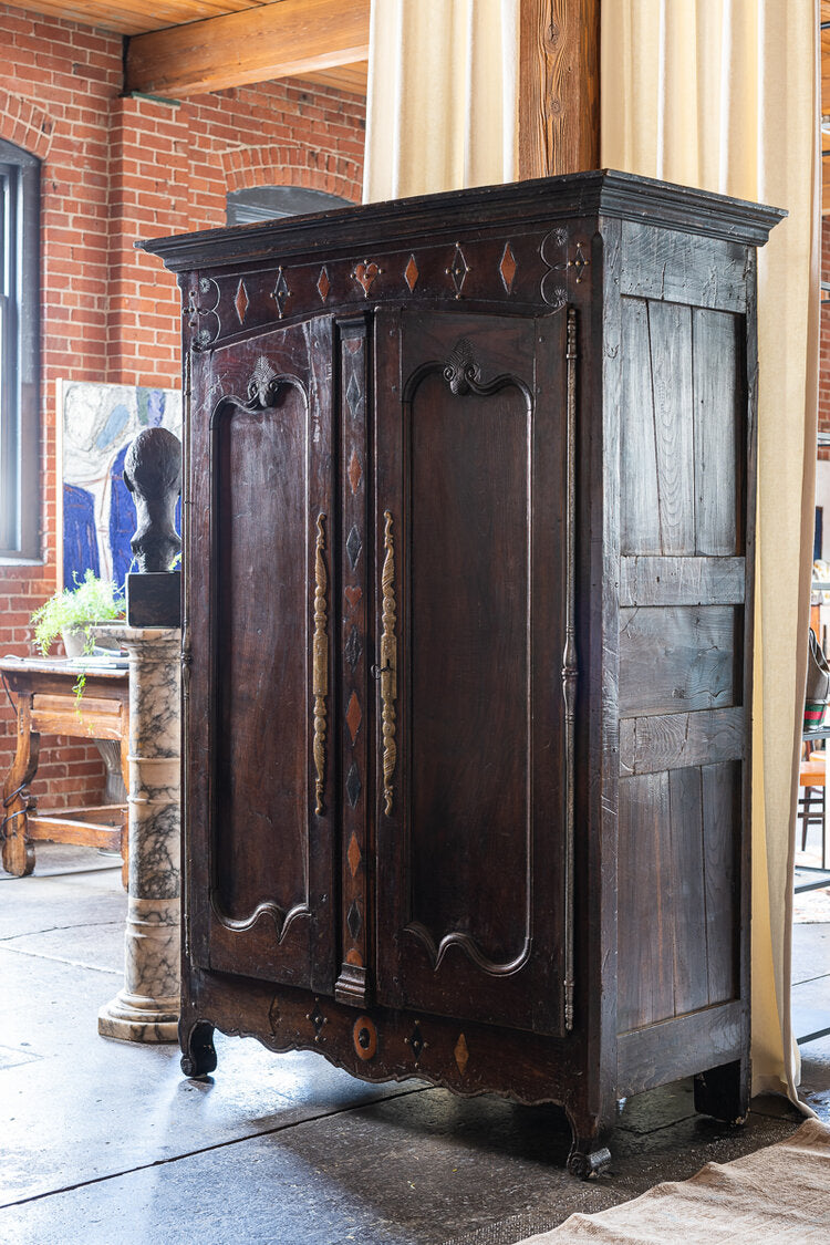 Armoire Vintage Heart