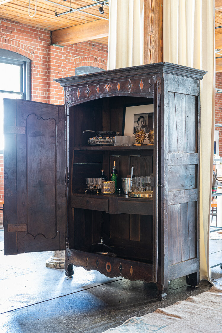 Armoire Vintage Heart