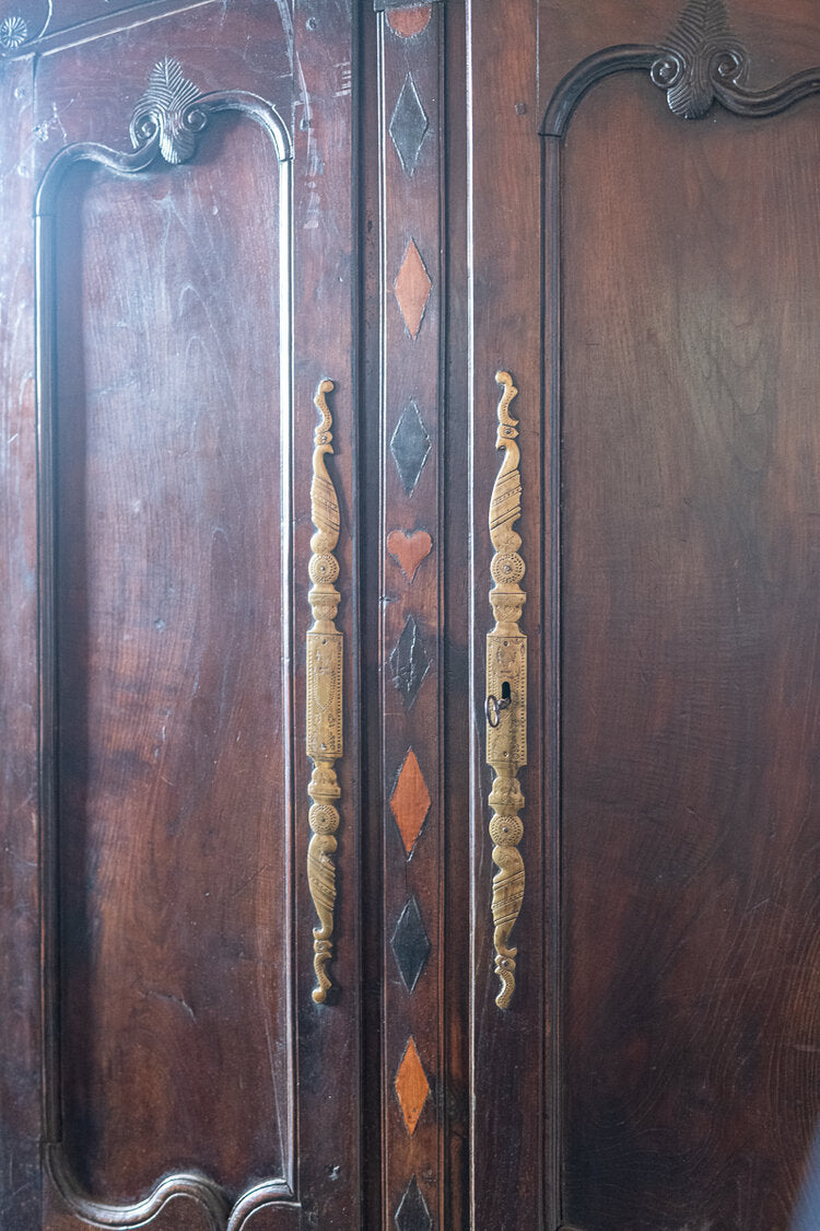 Armoire Vintage Heart